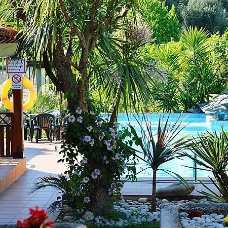 Casa Da Pedrosa Bed & Breakfast *