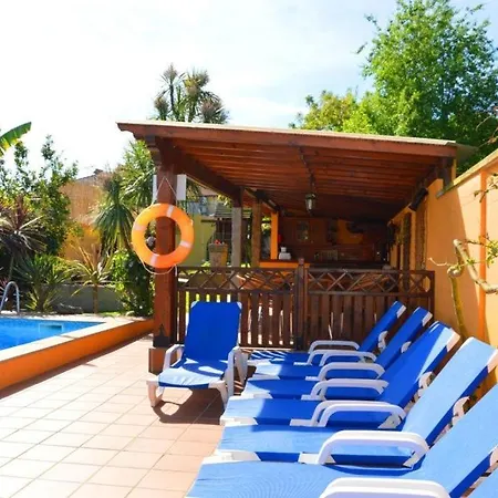 Casa Da Pedrosa Bed & Breakfast *